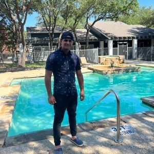 Meet your Posher, Luis daniel